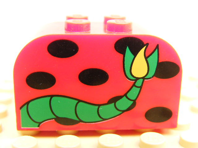 0325 KOSTKA ČERVENÁ