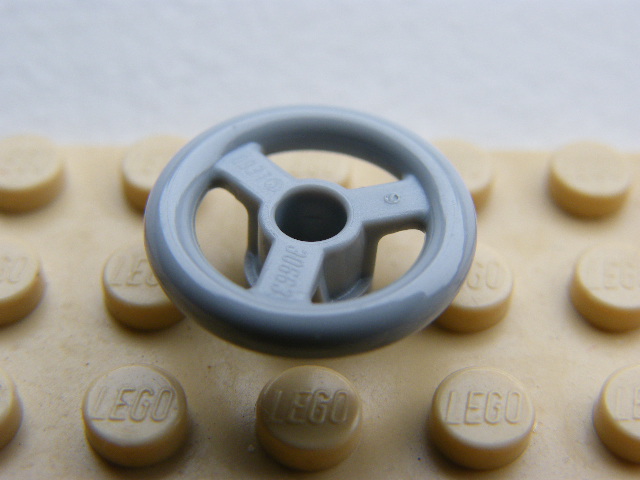 LEGO 2819 - Light Bluish Gray Technic, Steering Wheel Small, 3 Studs Diameter