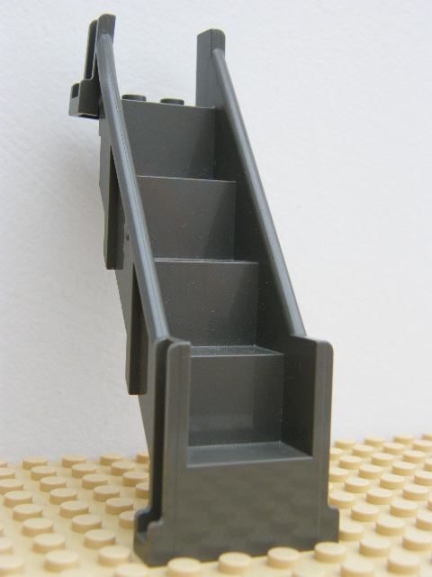 SCHODY ŠEDÉ SE ZÁBRADLÍM