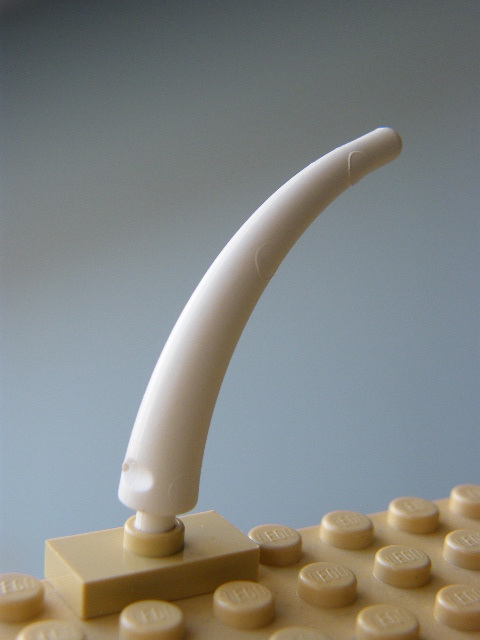 LEGO 40379 - White Dinosaur Tail End Section