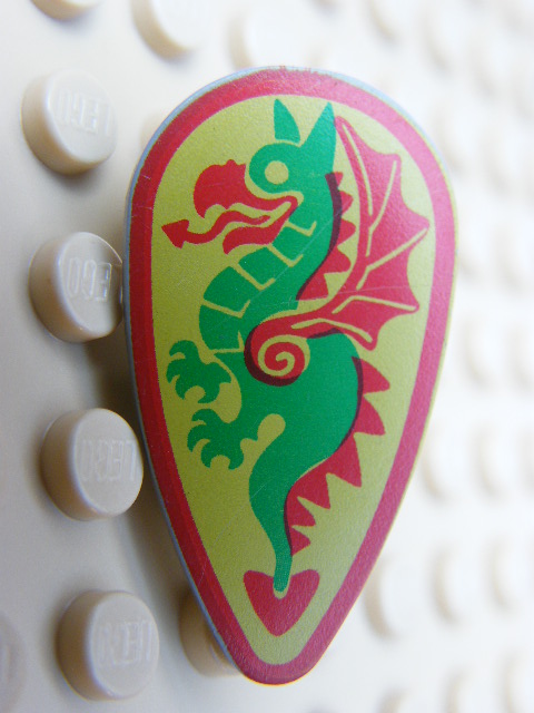 LEGO 2586p4b Minifigure, Shield Ovoid with Dragon Green and Red Pattern