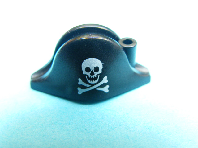 LEGO 2528pb03 Minifigure, Headgear Hat, Pirate Bicorne with Large Skull and Crossbones Pattern