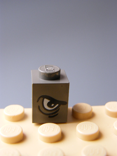LEGO 3005pb002 - Brick 1 x 1 with Eye Grim Right Pattern
