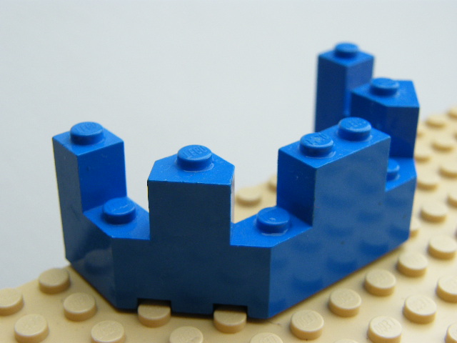 LEGO 6066 - Blue Castle Turret Top 4 x 8 x 2 1/3