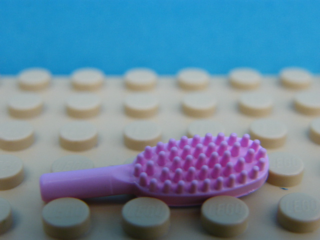 LEGO 3852b Bright Pink Minifigure, Utensil Hairbrush - Short Handle (10mm)