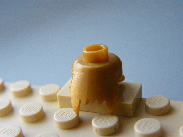 LEGO HLAVA ZLATÁ SE ZUBY