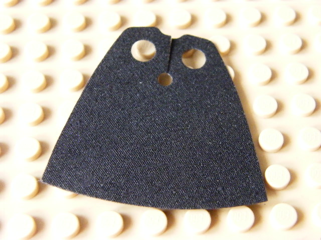 LEGO ČERNÝ PLÁŠŤ