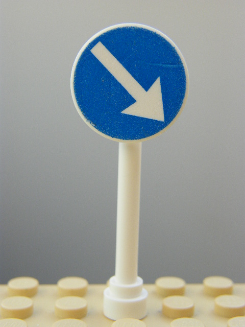 ZNAČKA PŘIKÁZANÉHO SMĚRU 2 MODRÁ