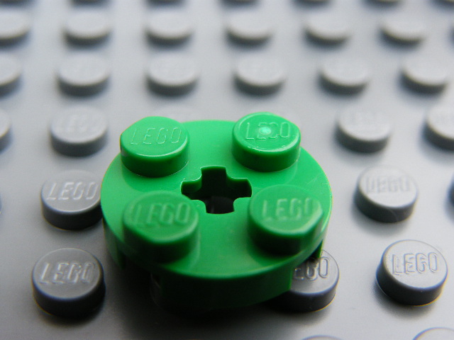 LEGO 4032 - Green Plate, Round 2 x 2 with Axle Hole