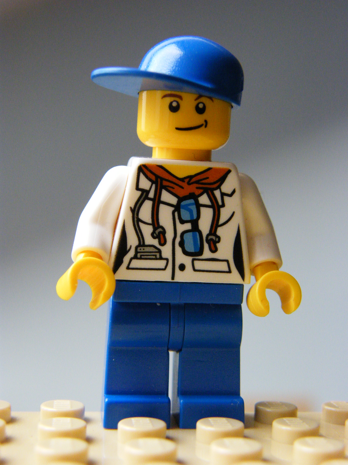 LEGO MLADÍK S BRÝLEMI NA KOŠILI