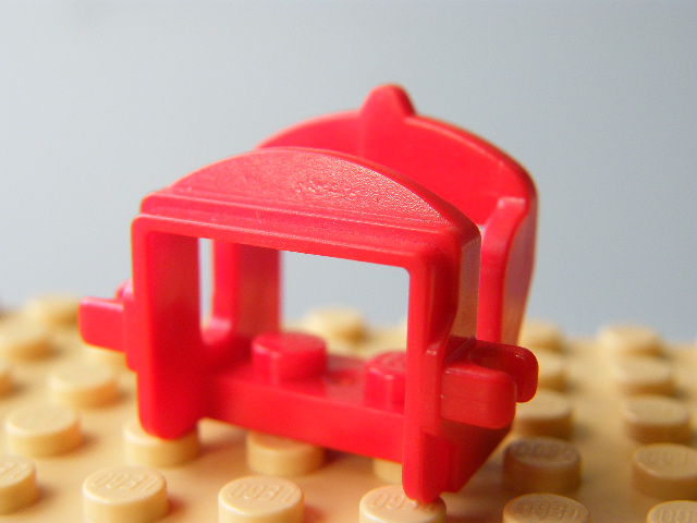 LEGO SEDLO NA KONĚ ČERVENÉ