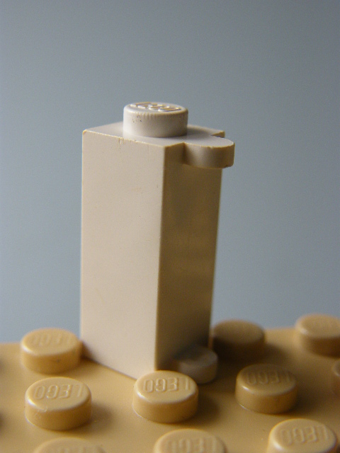 LEGO 3581 White Brick, Modified 1 x 1 x 2 with Shutter Holder