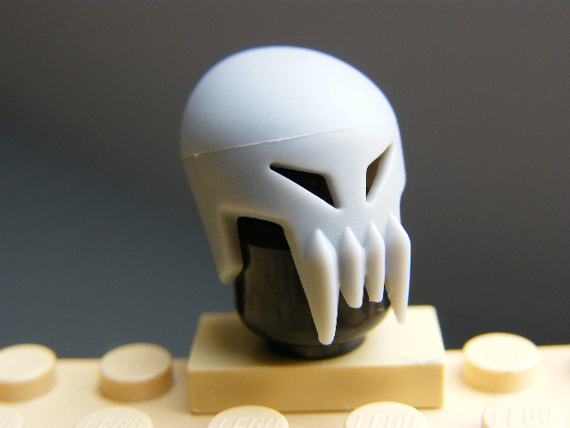 MASKA 85945 Minifigure, Headgear Helmet Alien Skull with Fangs
