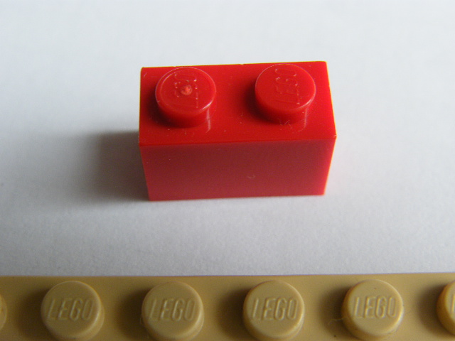 LEGO 3004 - KOSTKA 2X1 ČERVENÁ