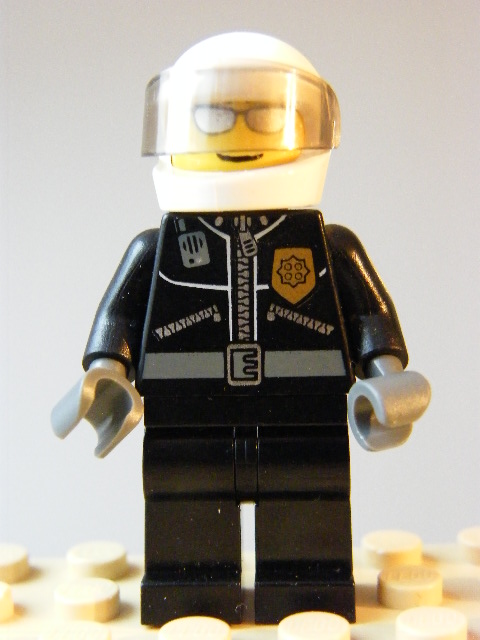 LEGO 031 POLICISTA S HELMOU