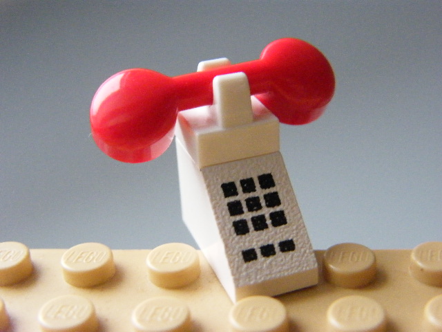 LEGO TELEFON BÍLÝ S ČERVENÝM SLUCHÁTKEM