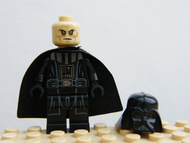 LEGO sw0586 - Darth Vader (Tan Head)