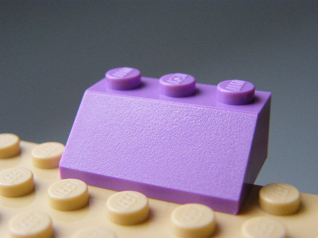 LEGO 3038 - Lavender Slope 45 2 x 3