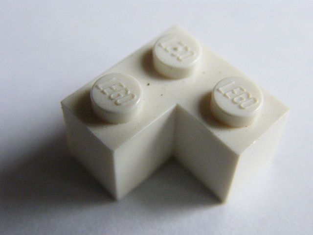 LEGO 2357 - White Brick 2 x 2 Corner