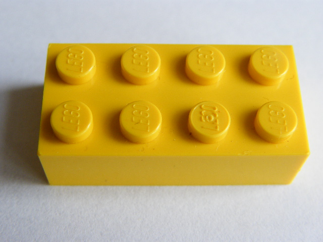 LEGO KOSTKA 3001 - 4X2 ŽLUTÁ