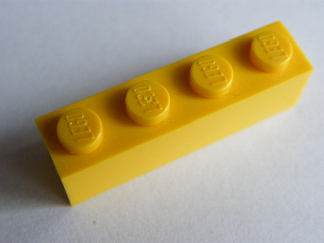 LEGO 3010 - Yellow Brick 1 x 4