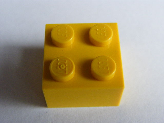 LEGO KOSTKA 2X2 ŽLUTÁ