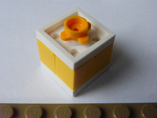 LEGO DÁREČEK ŽLUTÝ 2