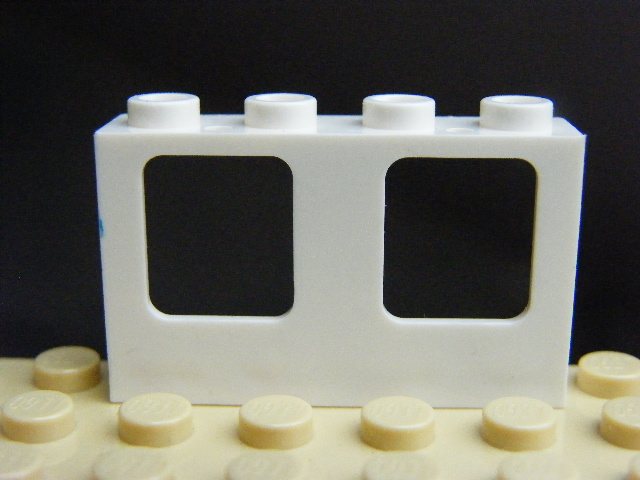LEGO DVOJOKNO BÍLÉ