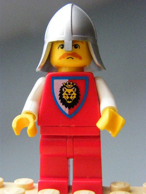 LEGO RYTÍŘ SE LVEM ČERVENÝ