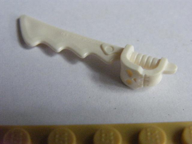 LEGO MEČ S LEBKOU BÍLÝ