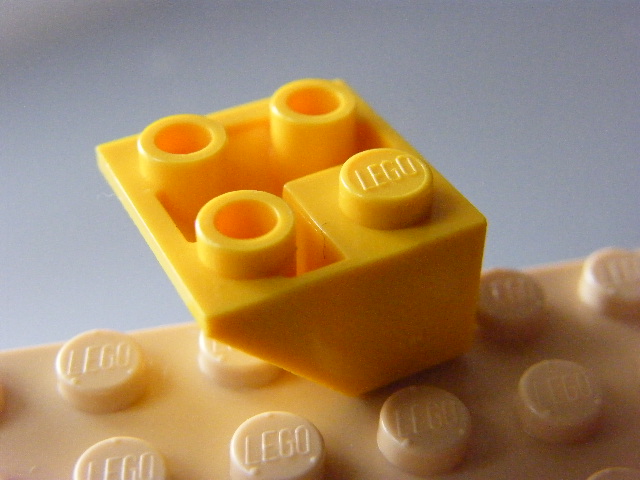 LEGO 3676 Yellow Slope, Inverted 45 2 x 2 Double Convex