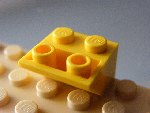 LEGO 3660 Yellow Slope, Inverted 45 2 x 2